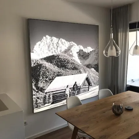 아파트 Alpen-ferienwohnung Ginova 가르미슈파르텐키르헨